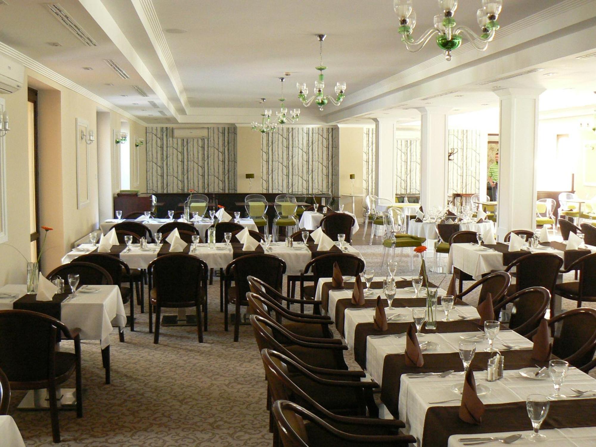 Old Lake Golf Hotel 터터 외부 사진
