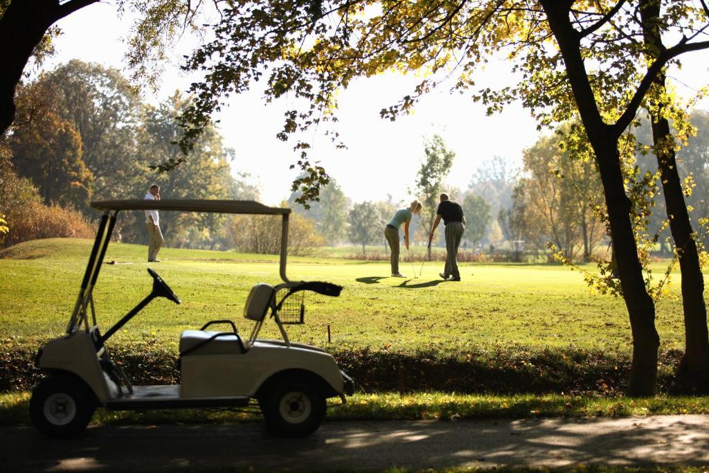 Old Lake Golf Hotel 터터 외부 사진